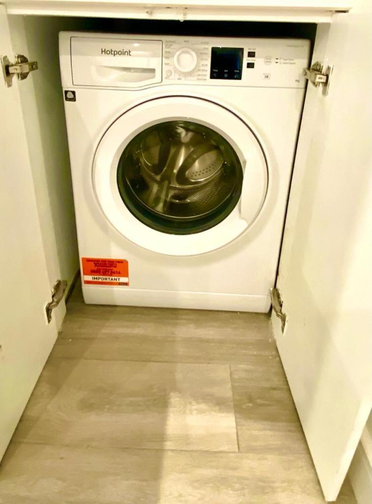 One Bedroom On Ground Floor In With Car Park Appartamento Londra