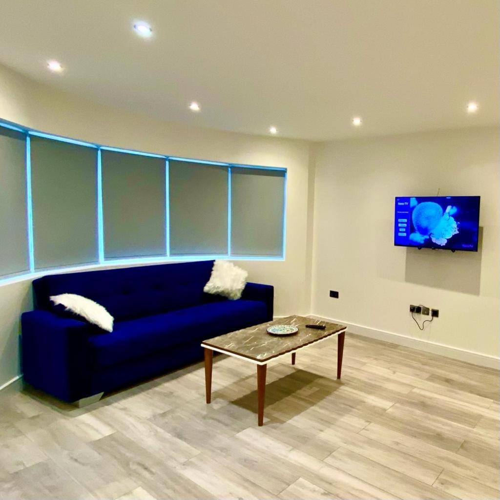 Appartamento One Bedroom On Ground Floor In With Car Park Londra