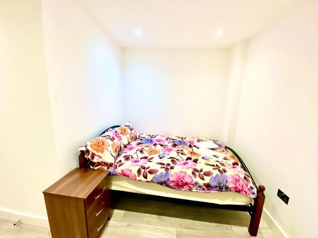 Appartamento One Bedroom On Ground Floor In With Car Park *